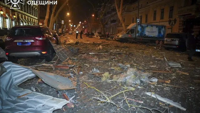 Руски дронове атакуваха Одеса от екваторията на Черно море, силни трусове разтърсиха града