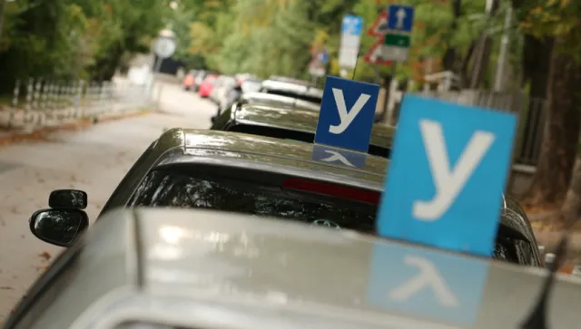 Готвят промени в изискванията за шофьорски курсове - как ще се отрази това на цените