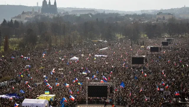 В Чехия се проведоха най-масовите антиправителствени протести от 2019 г. насам