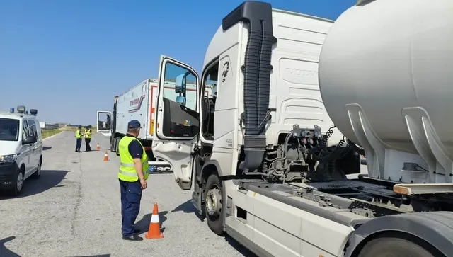 Водач на тир 98 фиша и 37 акта установи МВР при масовите проверки 