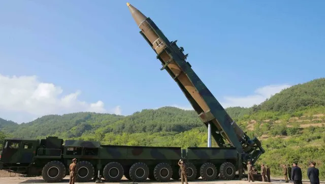 Иран разполага с арсенал от балистични ракети със среден обсег, които могат да достигнат до...
