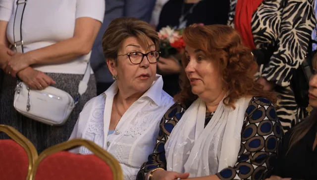 Митрофанова цъфна на Патриаршеска литургия, предизвика ропот