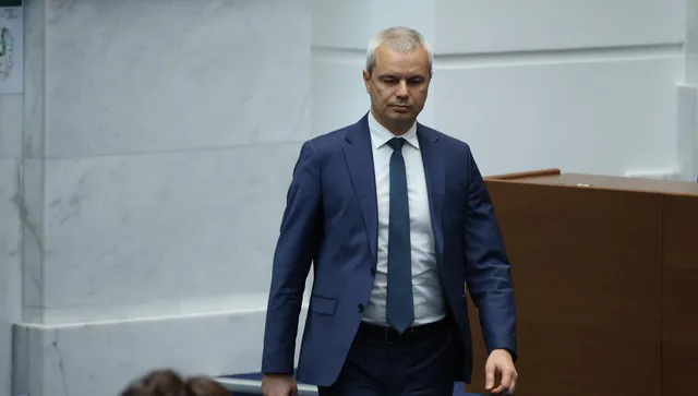 Нормализация по путински  ли иска "геният" Костадин Костадинов?