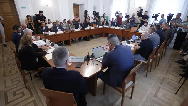 Комисията по отбрана прие ратифицирането на договор за закупуване на "ловци" на мини 