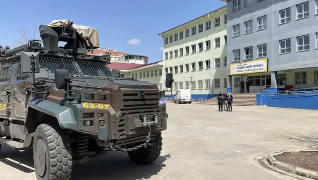 Десетки арести в Турция заради възхваляване на училищни стрелби в мрежата