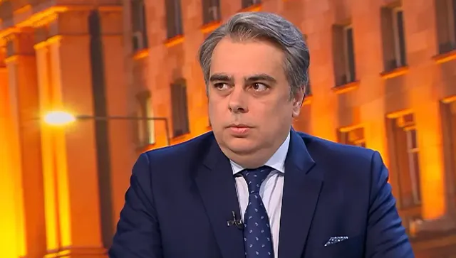 Асен Василев: Илияна Йотова не става за президент,  разграничи се от себе си