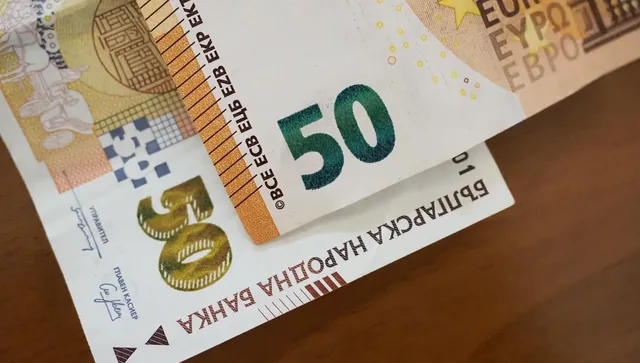 Курсът е фиксиран и задължителен за всички: 1 евро = 1,95583 лв 