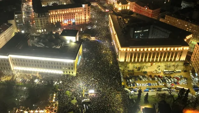 Столичния протест срещу правителството завърши с изпълнение на българския химн 