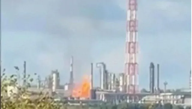 Мащабен пожар в руския Уфа: Дронове удариха петролната рафинерия „Башнефт-Новойл“