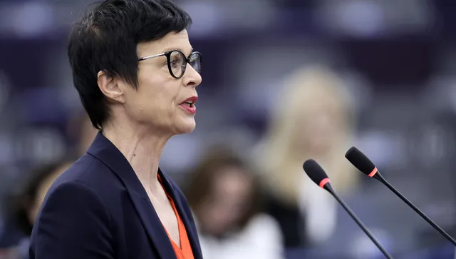 Марта Кос: Новите съдебни закони рушат европейската перспектива на Сърбия