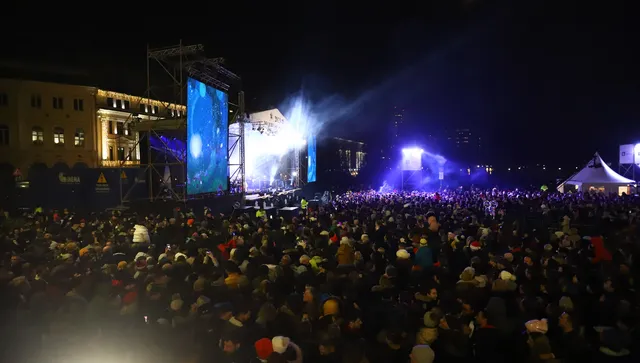 Сцена под звездите със Сигнал, Ирина Флорин и Мери бойс бенд