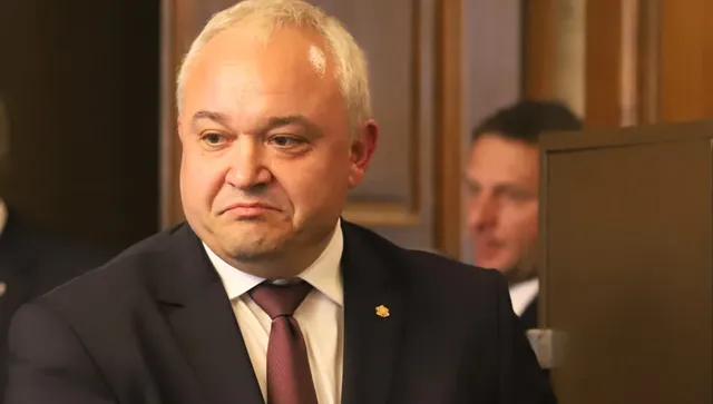 Властта обърна плочата: Разследва външна намеса за пожарите в ЕМКО