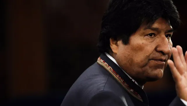 20 загинаха в катастрофа на военен самолет в Боливия, от него се пръснаха банкноти