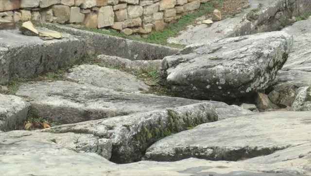 Археолози разкриха единствения по рода си античен мол в България