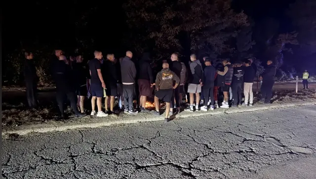 Бдение на пътя при тежката катастрофа в Плевенско, когато загинаха 4 младежи 